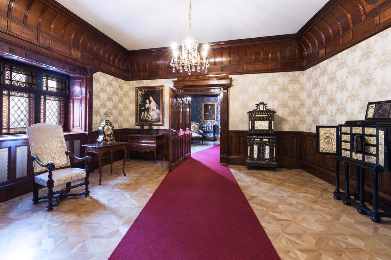 Palace Art Hotel Пезінок Екстер'єр фото