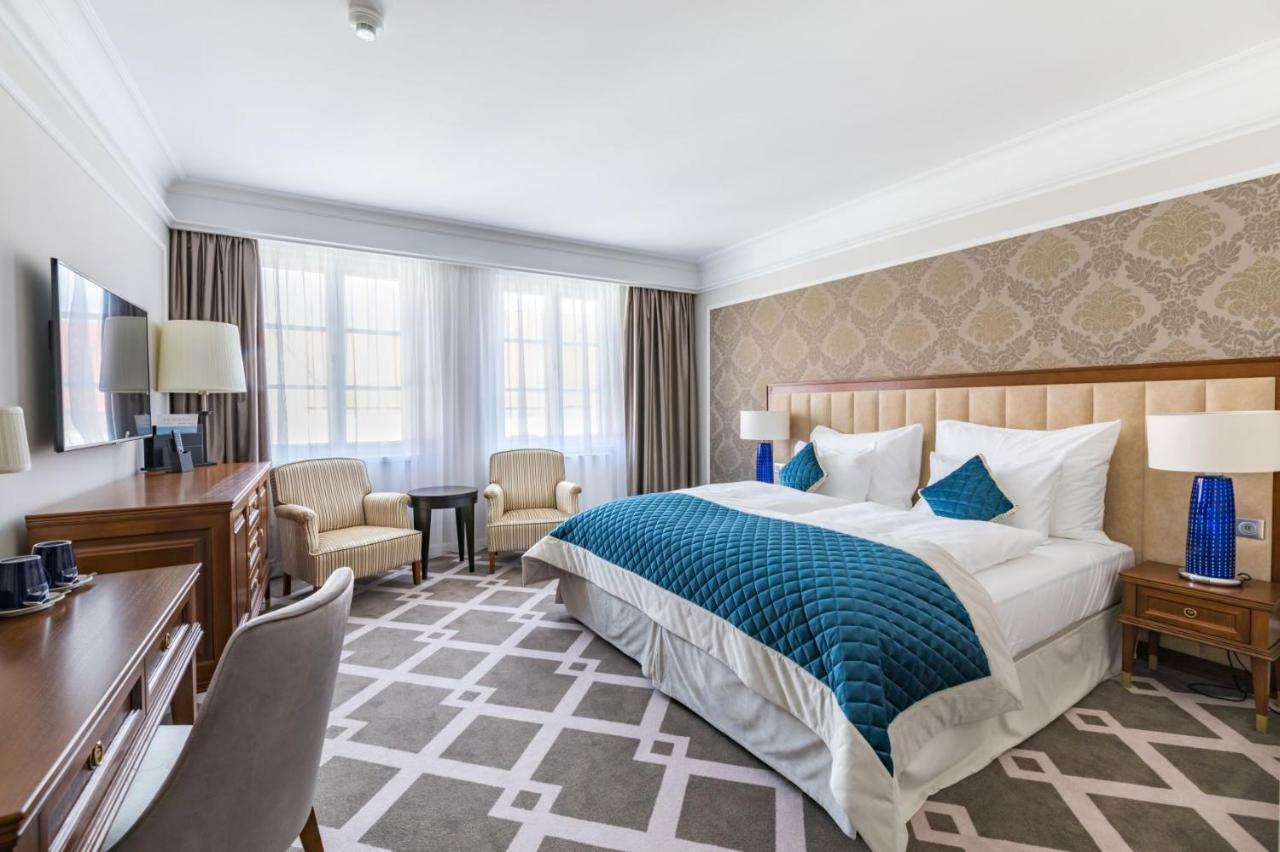 Palace Art Hotel Пезінок Екстер'єр фото
