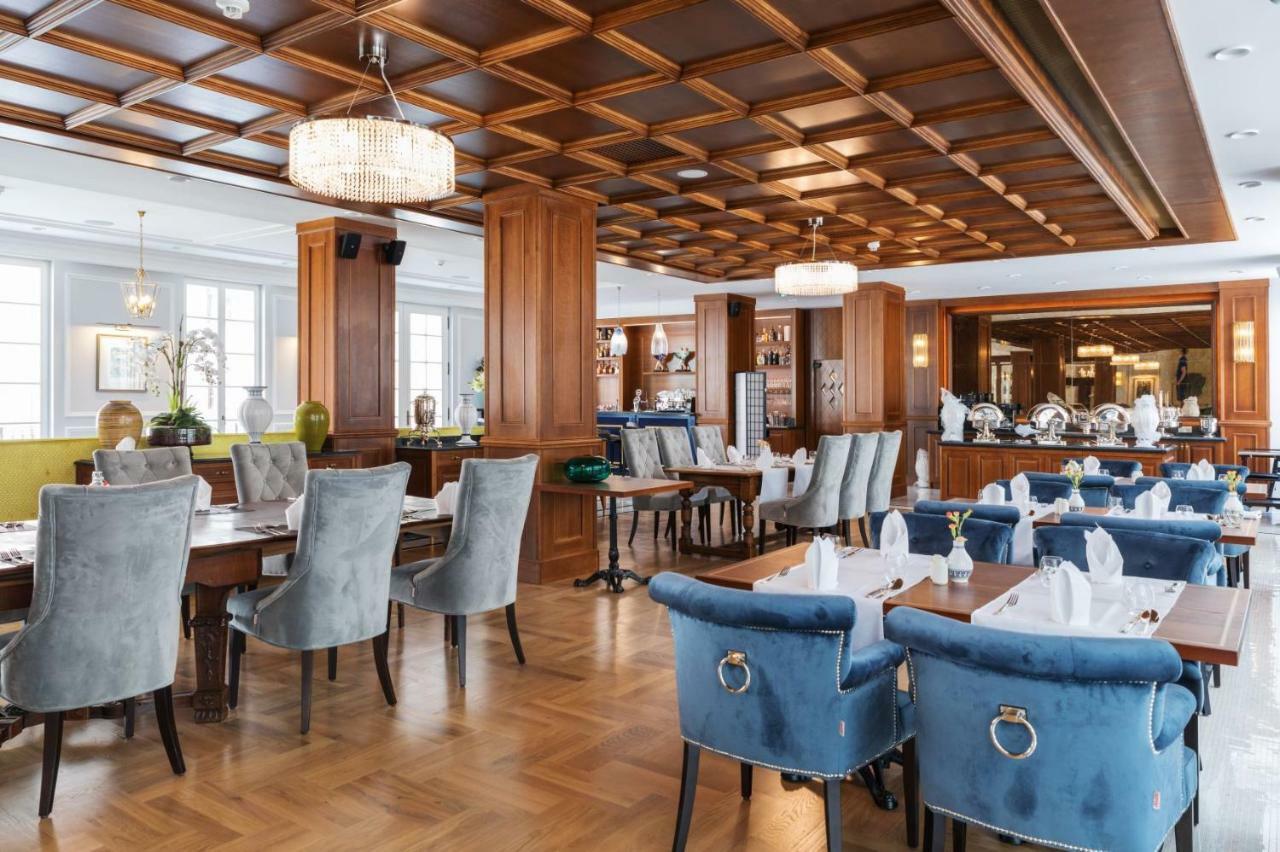 Palace Art Hotel Пезінок Екстер'єр фото