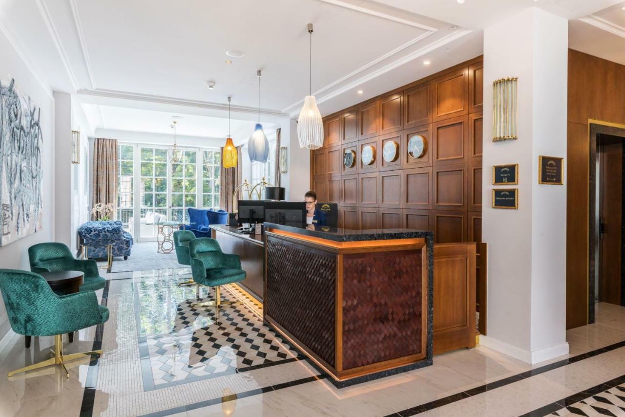 Palace Art Hotel Пезінок Екстер'єр фото