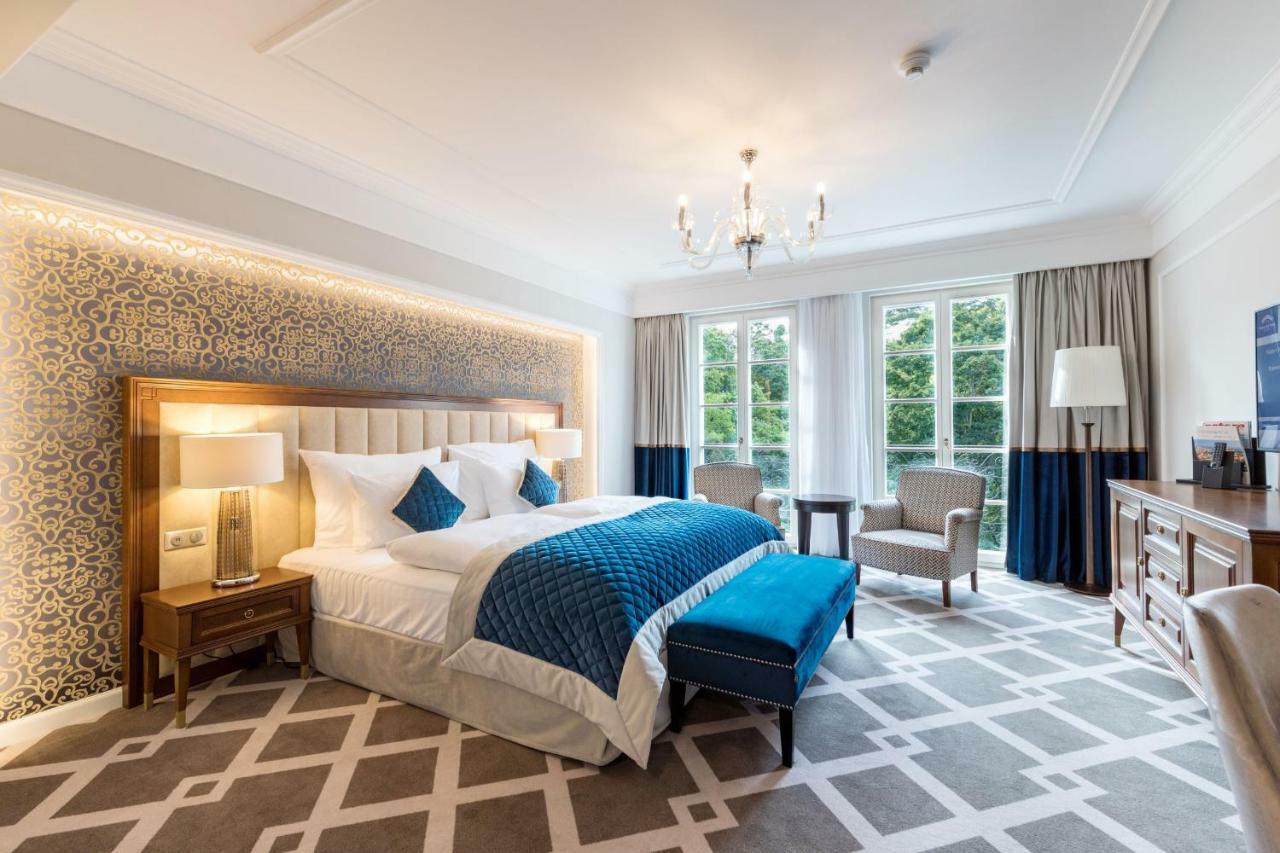 Palace Art Hotel Пезінок Екстер'єр фото