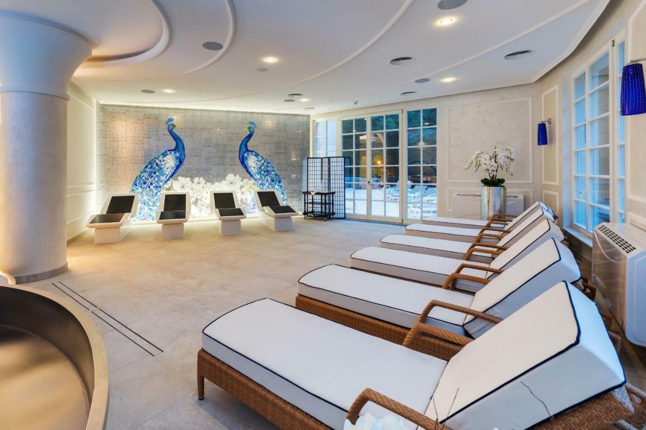 Palace Art Hotel Пезінок Екстер'єр фото