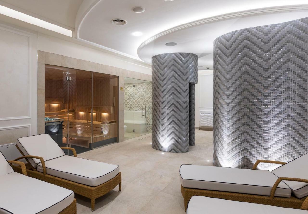 Palace Art Hotel Пезінок Екстер'єр фото